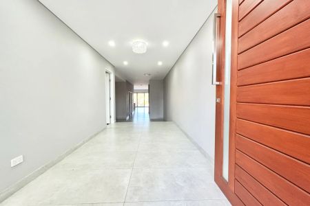 Contemporary design duplex promises ease of living - Photo 2
