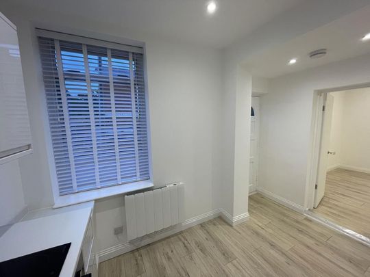 Studio to rent - Photo 1