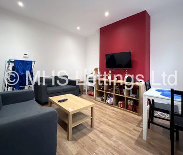 2 Bedroom Mid Terraced House for rent in Meadow View - Photo 2