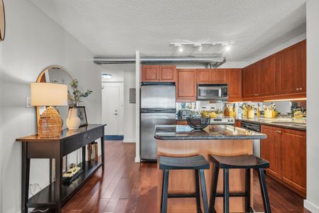 For Lease - 955 Queen Street Unit# 202, Toronto, Ontario - Photo 2