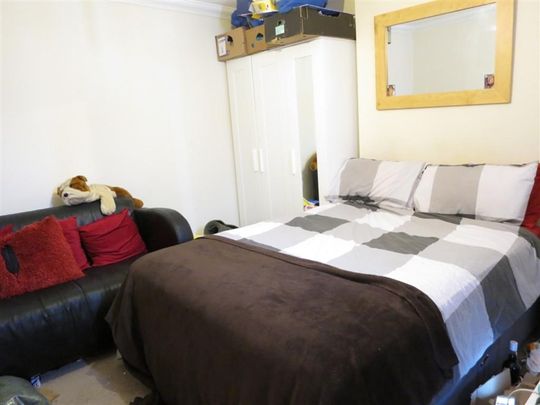 2 bedroom flat share to rent - Photo 1