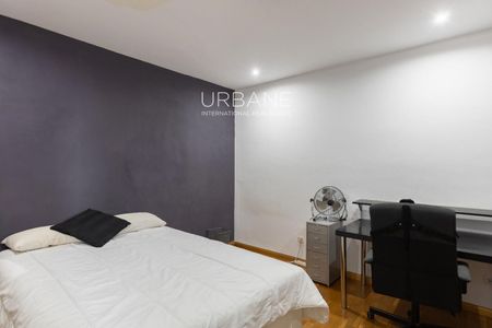 Piso Amueblado de 2 Habitaciones en Alquiler Temporal en el Barrio Gótico de Barcelona - Photo 4