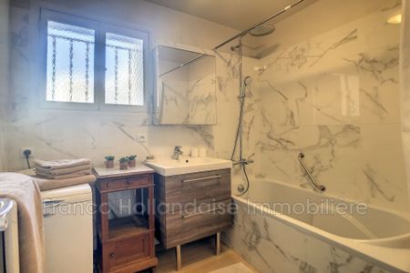 Location Appartement 3 pièces 64m² ANTIBES 06600 - Photo 2