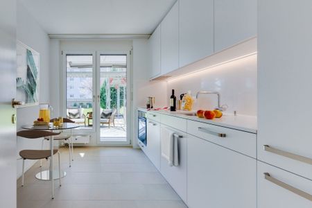 Beautiful ground floor apartment with seating area and sun blinds - Photo 3