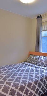 Pet Allowed-Available April 1st - Furnished 1 Bedroom @ 935 Jervis - Photo 1