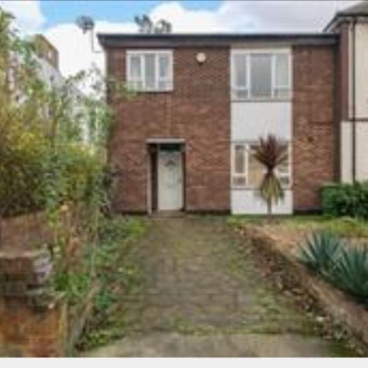 2 Bed Maisonette, Charlton Road, SE7 - Photo 1