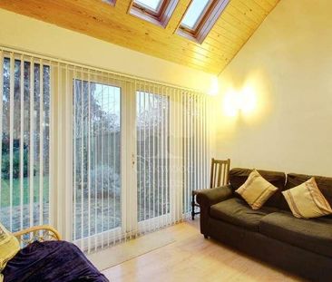 Fairfield Avenue, Datchet, Slough, SL3 - Photo 2