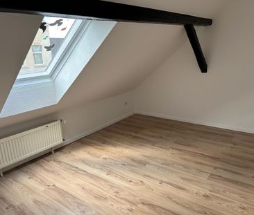 Gemütliche Dachgeschosswohnung mit Sichtbalken zu vermieten! - Photo 6