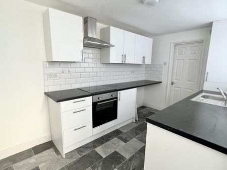 3 bedroom terraced house to rent - Photo 2