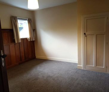 Delightful 2BR Avonhead Home w/ Garden - Photo 2