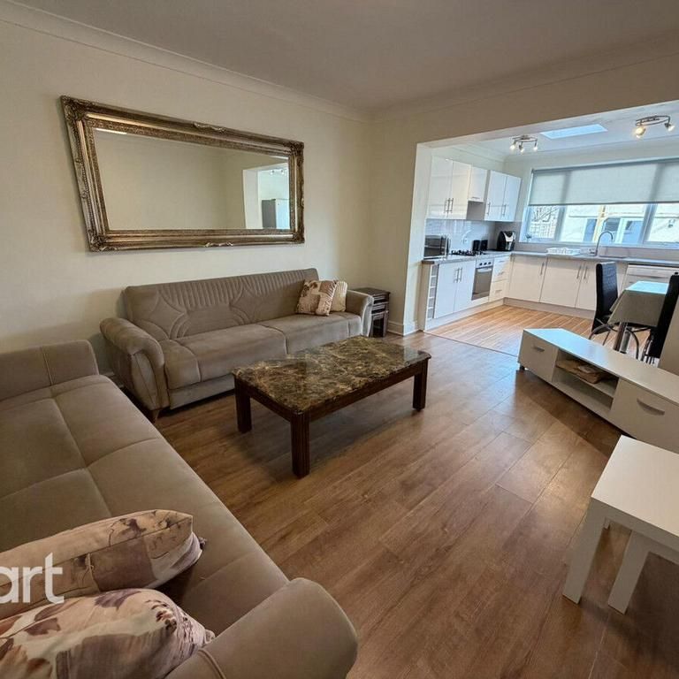 1 bedroom in a house share to rent - Photo 1