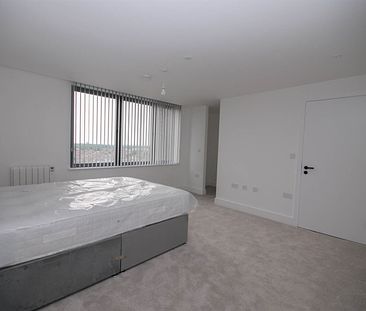 2 bed penthouse to rent in Regents Plaza, Regent Farm Road, Gosforth, NE3 - Photo 3