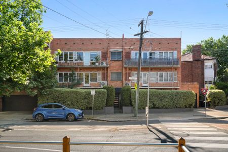 Unit 5/473 St Kilda Street, Elwood. - Photo 2