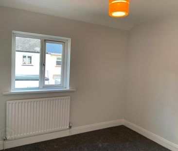 2 Chesham Gardens, Belfast, BT6 8GX - Photo 2