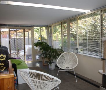 Light & Airy - Photo 5