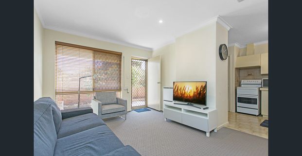 Too Good to Last - Photo 1