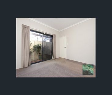 Modern living in the Heart of Mount Hawthorn - Photo 4