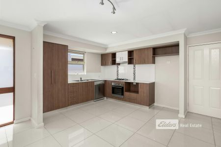 CENTRALLY LOCATED TOWNHOUSE - Photo 5