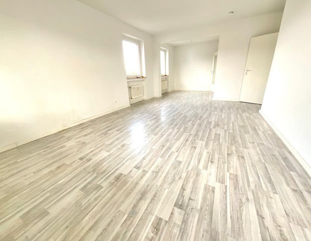 Schöne Wohnung mit Balkon sofort frei - Foto 1