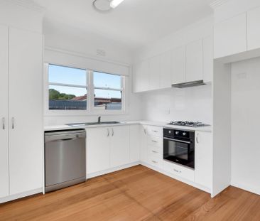 Comfortable Family Home in a Well-Connected Heidelberg West Location - Photo 5