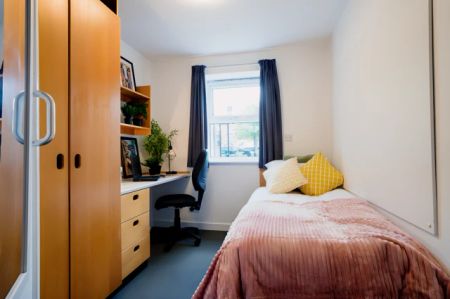 Standard Ensuite - Photo 2