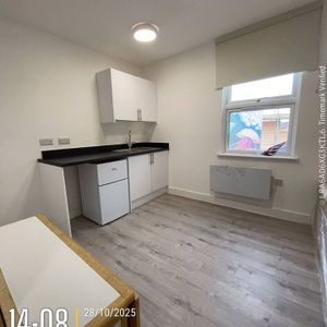Studio Flat, Craven Park Road, NW10 - Photo 3