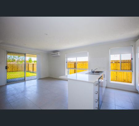 14 Mercy Circuit, Park Ridge, Qld 4125 - Photo 3