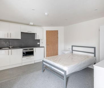 Studio to rent - Photo 2