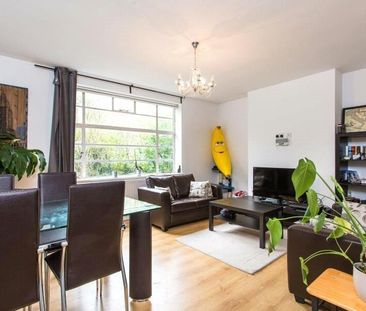 3 bedroom flat to rent - Photo 3