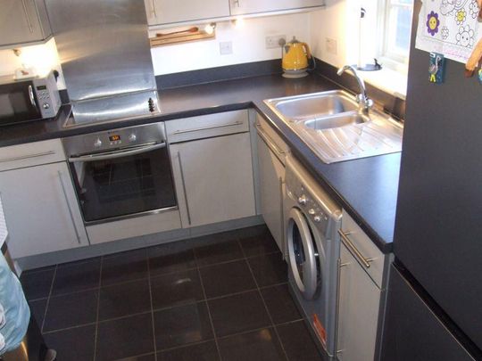 2 bedroom semi-detached house to rent - Photo 1