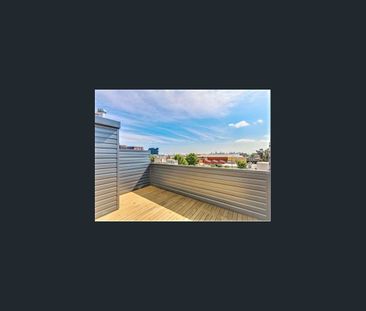 3 level townhouse with amazing alfresco rooftop - Photo 6