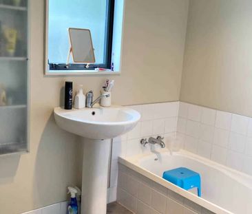 Family Home in Pakuranga - Photo 4