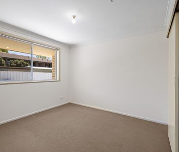 Low Maintenance One Bedroom Unit - Photo 2