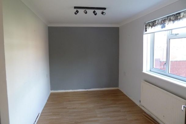 4 bedroom terraced house to rent - Photo 1