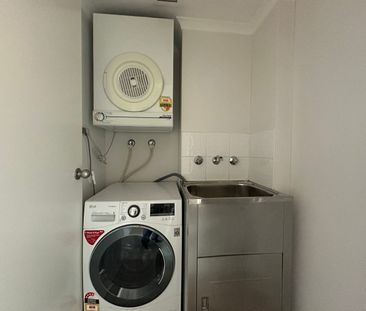 Modern One-Bedroom Plus Study in Ultra-Convenient Hurstville Location - Photo 5