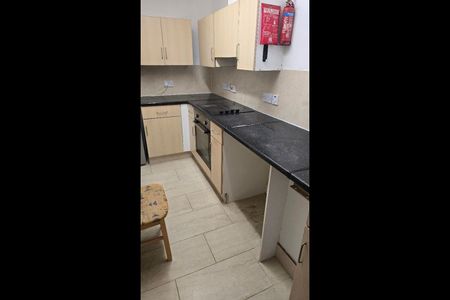 1 Bed Flat, Stratford, E15 - Photo 4