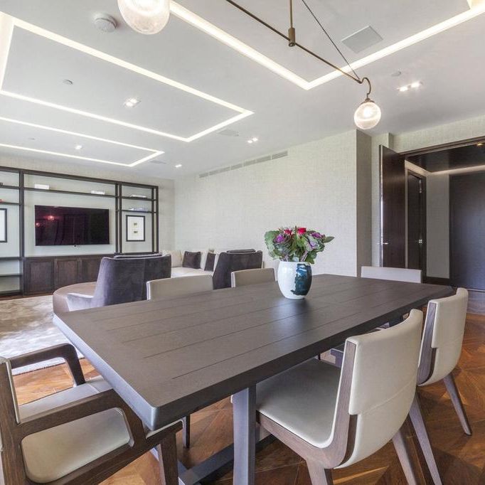 4 bedroom flat to rent - Photo 1