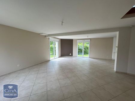 Location Maison 7 pièces 181m² BONCHAMP LES LAVAL 53960 - Photo 2