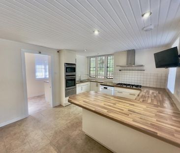 3 bedroom character property to rent - Photo 5