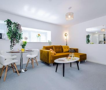 2 Bed Flat, Viaduct Road, LS4 - Photo 1