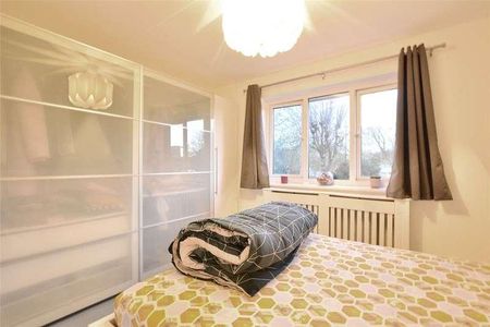 Dover Patrol, Kidbrooke, London, SE3 - Photo 4