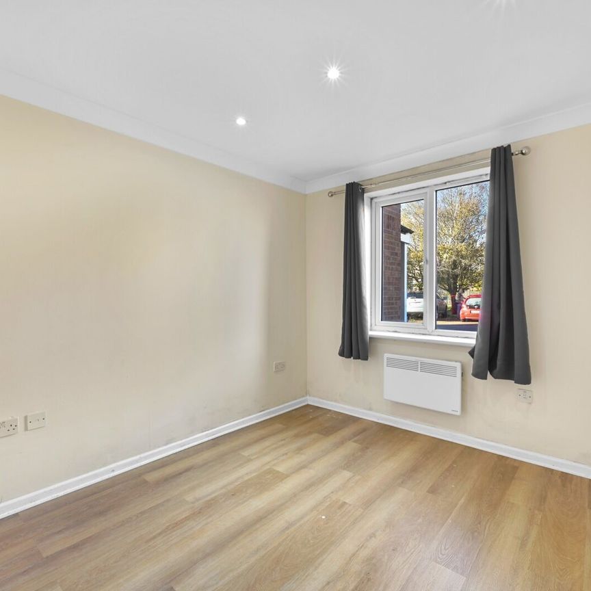 Heathfield Drive, Mitcham, CR4 - Photo 1