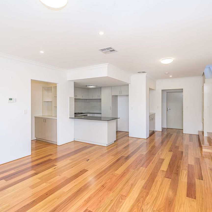 14 Somerset Street, - Photo 1