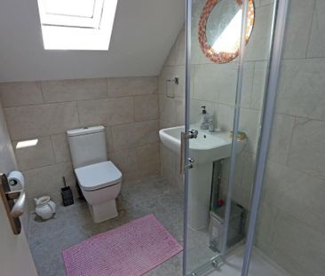 1 bedroom in a house share to rent - Photo 6