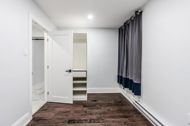 For Lease - 756 Dundas Street Unit# Main, Toronto, Ontario - Photo 1