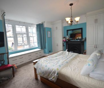 4 bedroom semi-detached house to rent - Photo 4