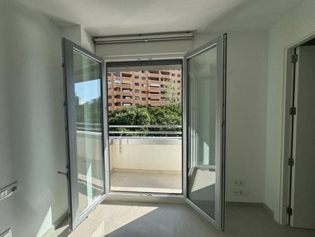 3 room luxury Flat for rent in Valencia, Spain - Photo 4