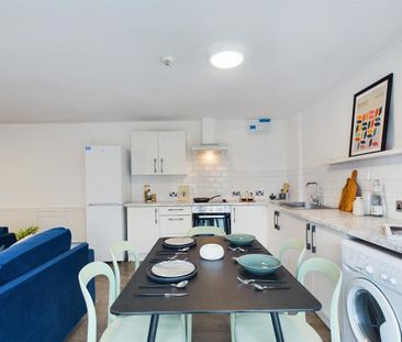 1 bedroom in a house share to rent - Photo 3