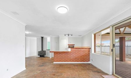 16 Daley Close, Atwell WA 6164 - Photo 2