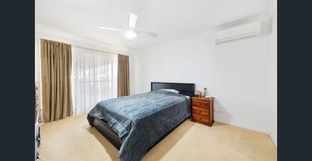 Stunning Furnished Family Home at 13 The Mews, Tamworth - Photo 2